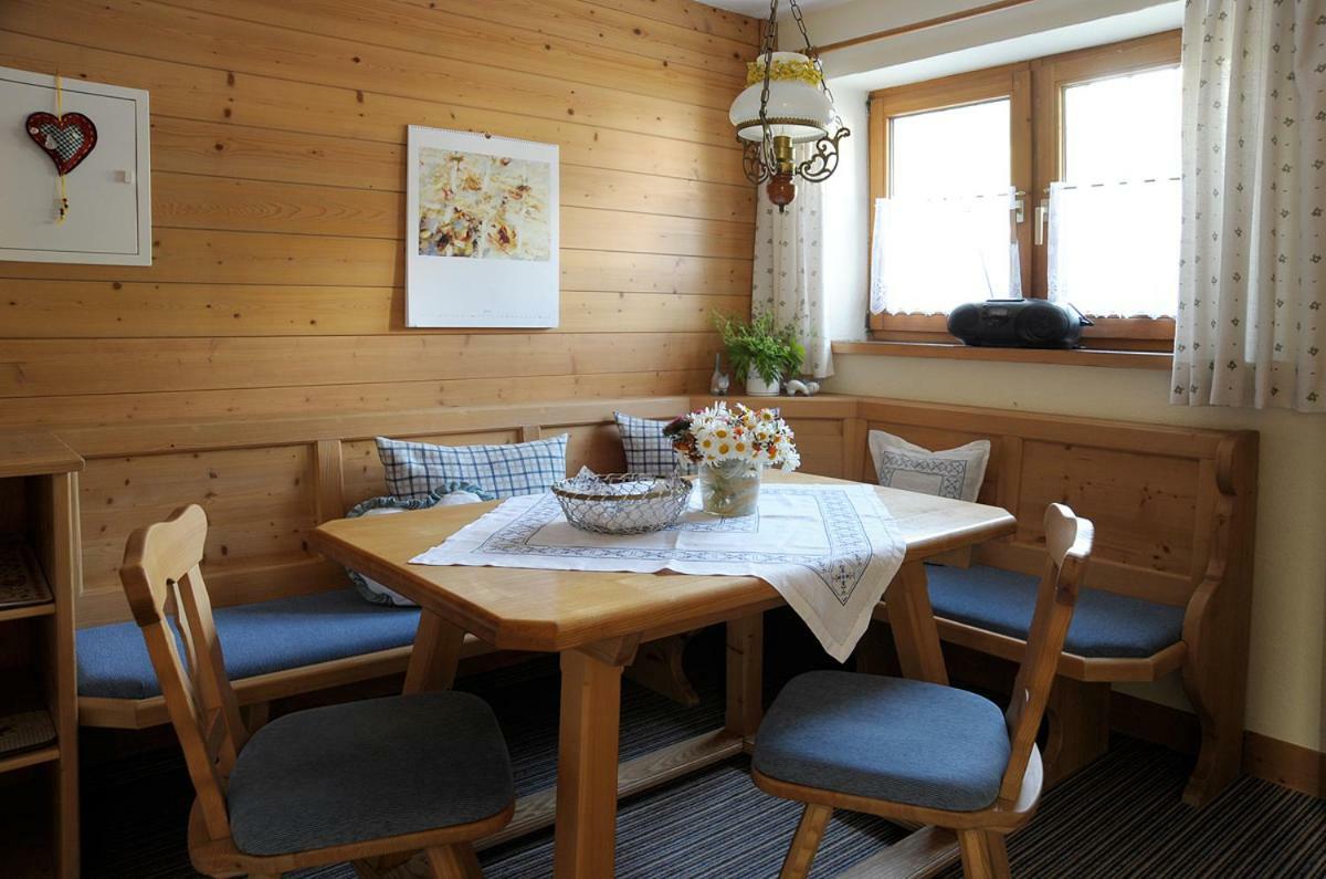 Geigers Ferienhaus Tiefenbach bei Oberstdorf Luaran gambar